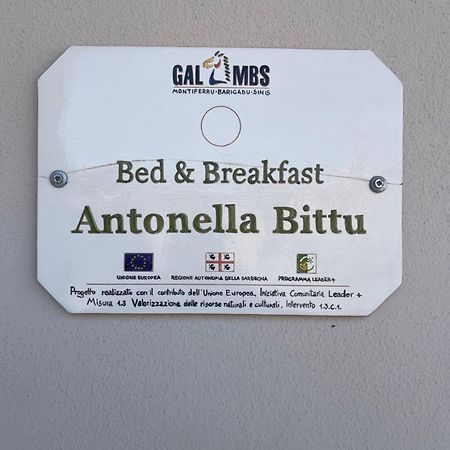 B&B Da Antonella Samugheo ภายนอก รูปภาพ